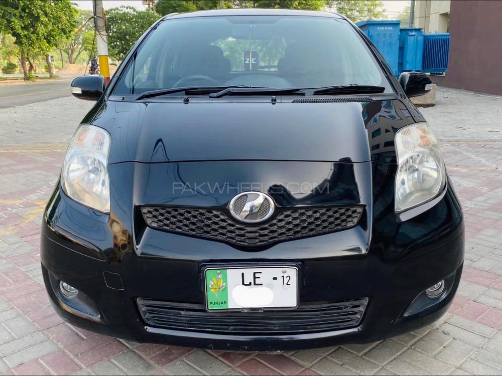 Toyota Vitz 2009 for Sale in Lahore Image-1