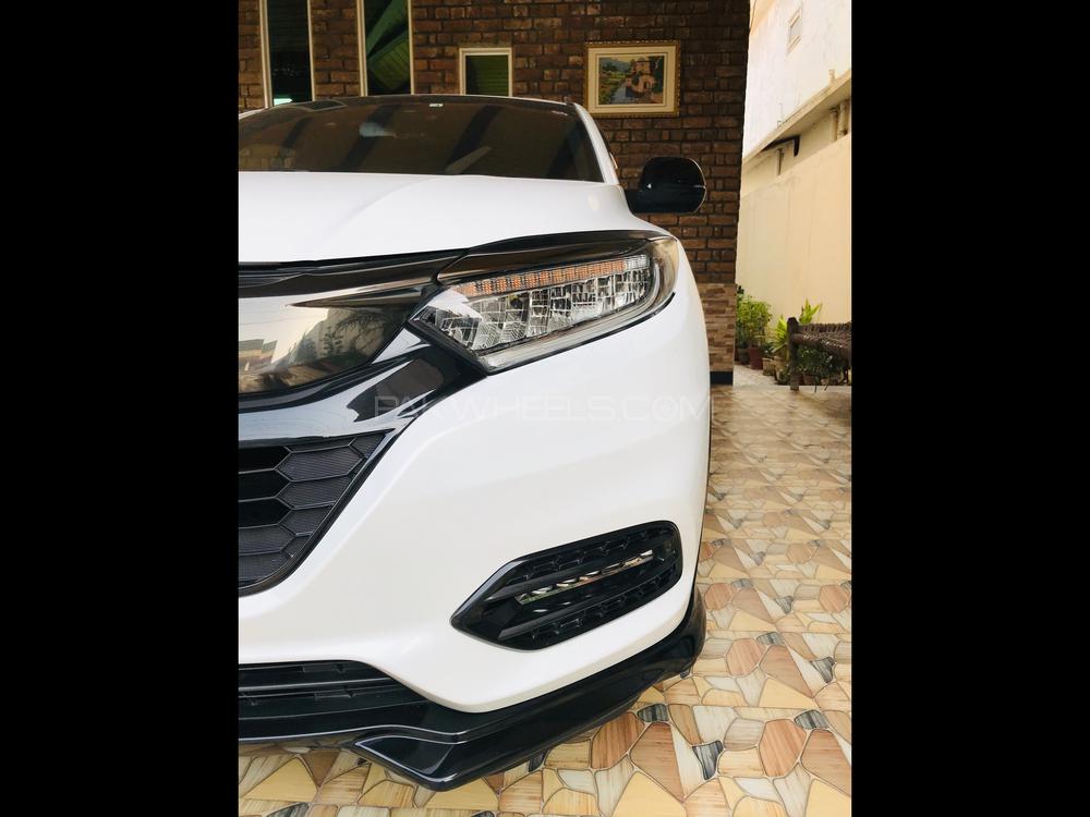 Honda Vezel 2018 for Sale in Peshawar Honda Vezel 2018 for Sale in Peshawar Image-2