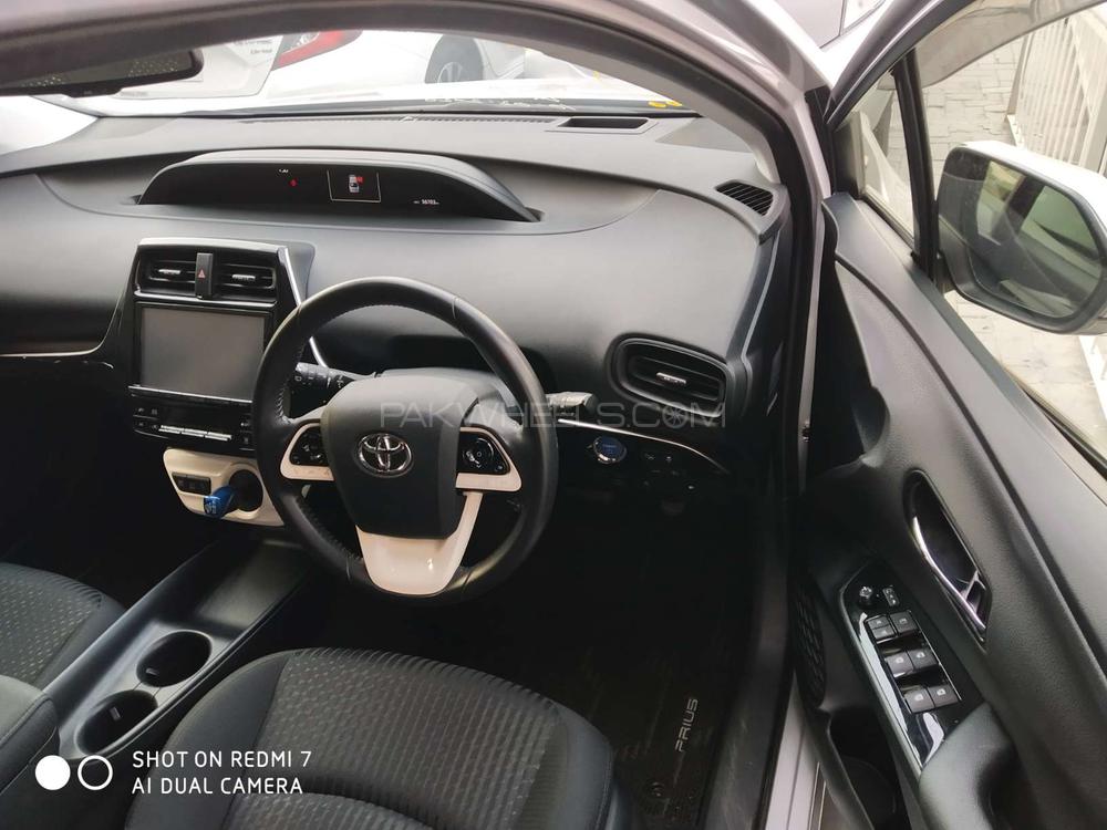 Toyota Prius 2016 for Sale in Lahore Toyota Prius 2016 for Sale in Lahore Image-8