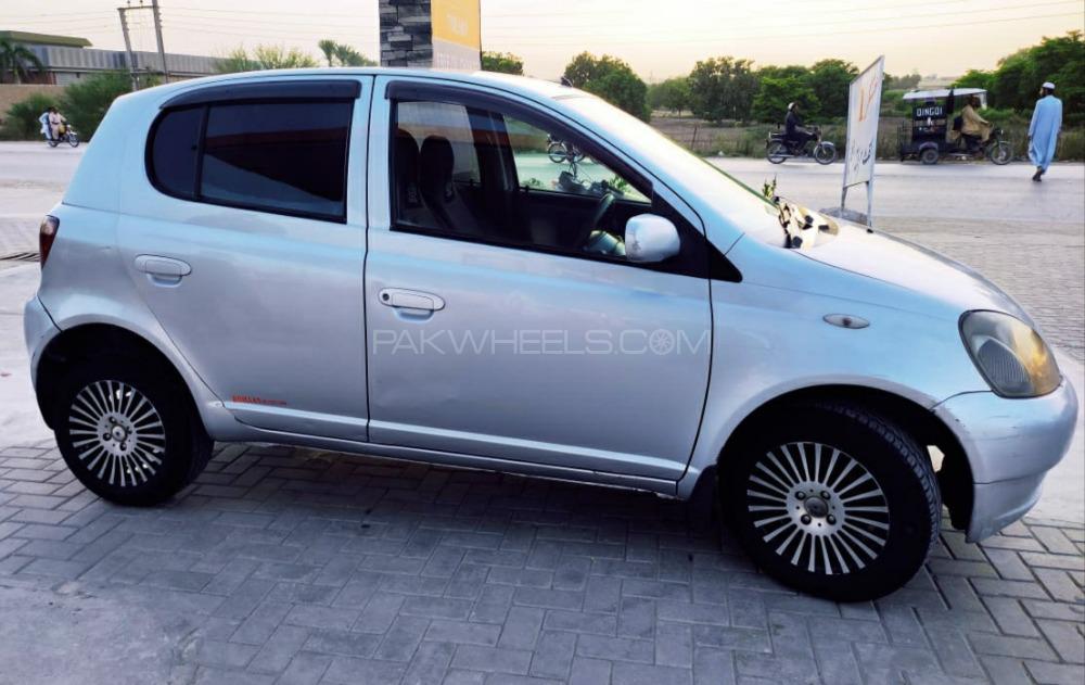 Toyota Vitz 1999 for Sale in Dera ismail khan Image-1