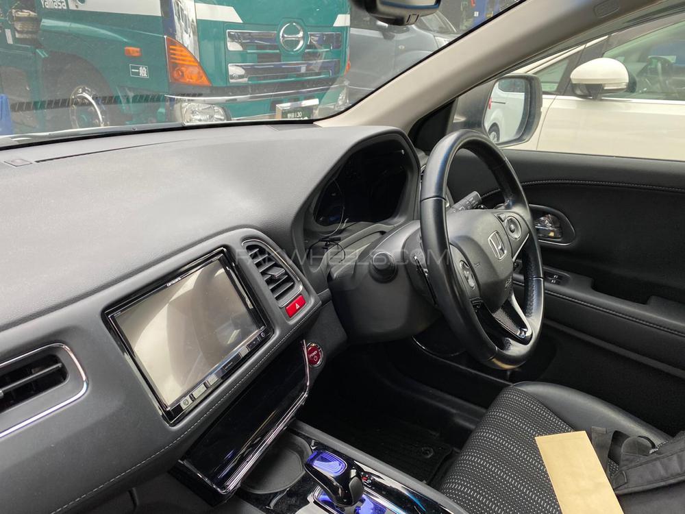 Honda Vezel 2015 for Sale in Peshawar Honda Vezel 2015 for Sale in Peshawar Image-10