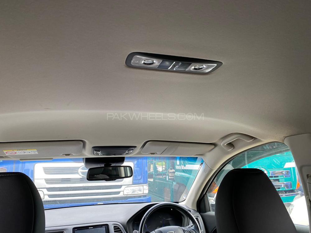 Honda Vezel 2015 for Sale in Peshawar Honda Vezel 2015 for Sale in Peshawar Image-14