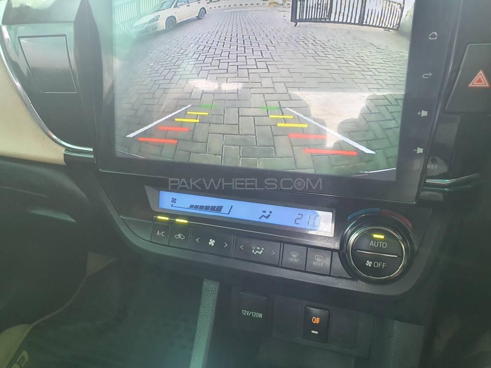 Toyota Corolla 2016 for Sale in Multan Toyota Corolla 2016 for Sale in Multan Image-9