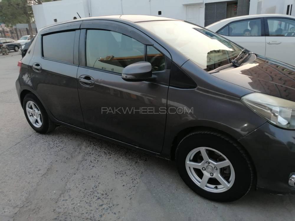 Toyota Vitz 2013 for Sale in Peshawar Toyota Vitz 2013 for Sale in Peshawar Image-8