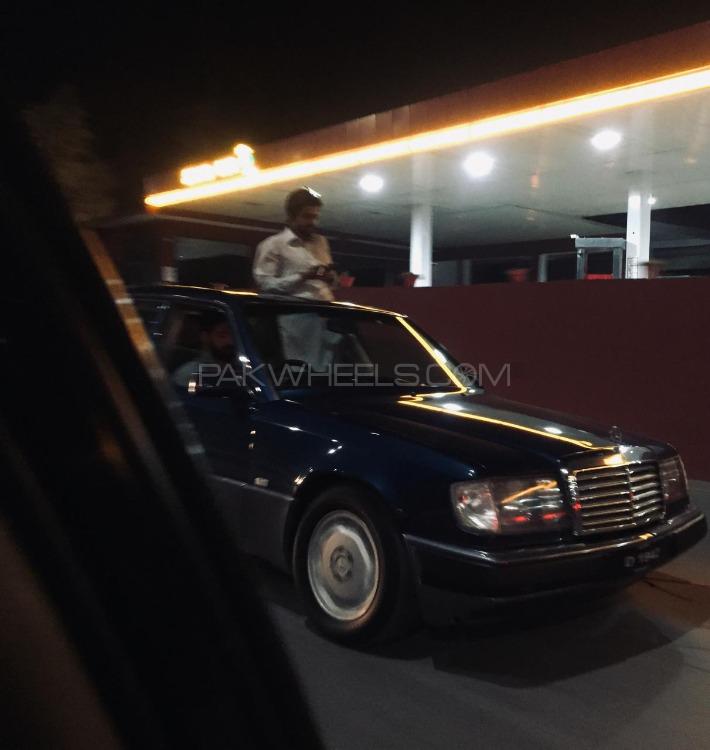 Mercedes Benz E Class - 1992  Mercedes Benz E Class - 1992  Image-4