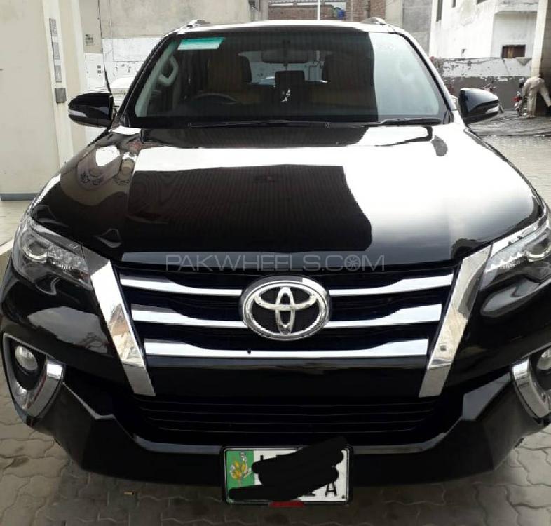 Toyota Fortuner 2017 for Sale in Lahore Image-1