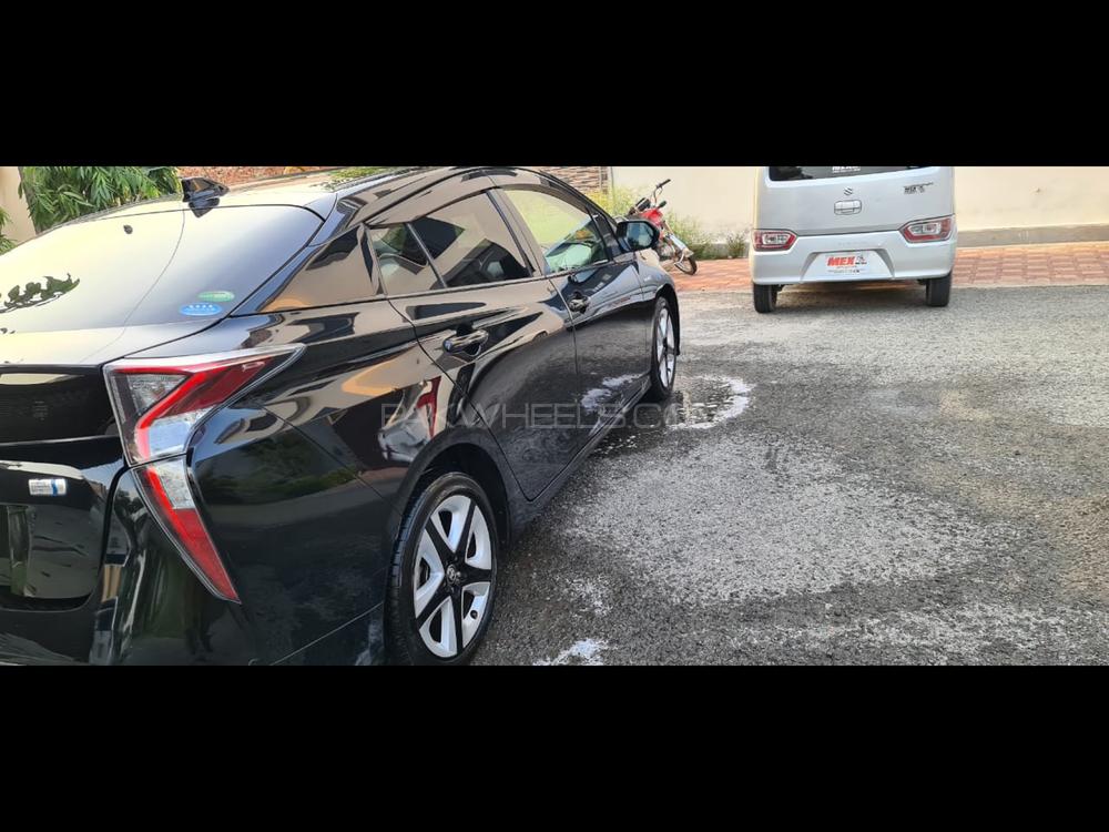Toyota Prius 2015 for Sale in Gujranwala Toyota Prius 2015 for Sale in Gujranwala Image-2