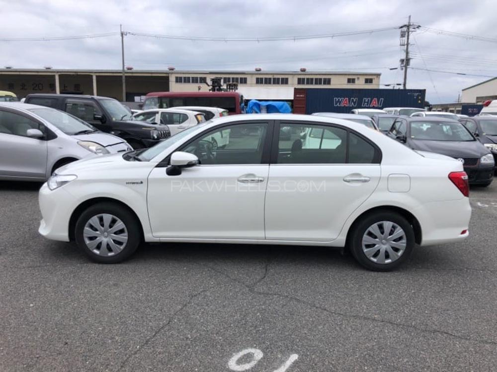 Toyota Corolla Axio 2017 for Sale in Karachi Toyota Corolla Axio 2017 for Sale in Karachi Image-3