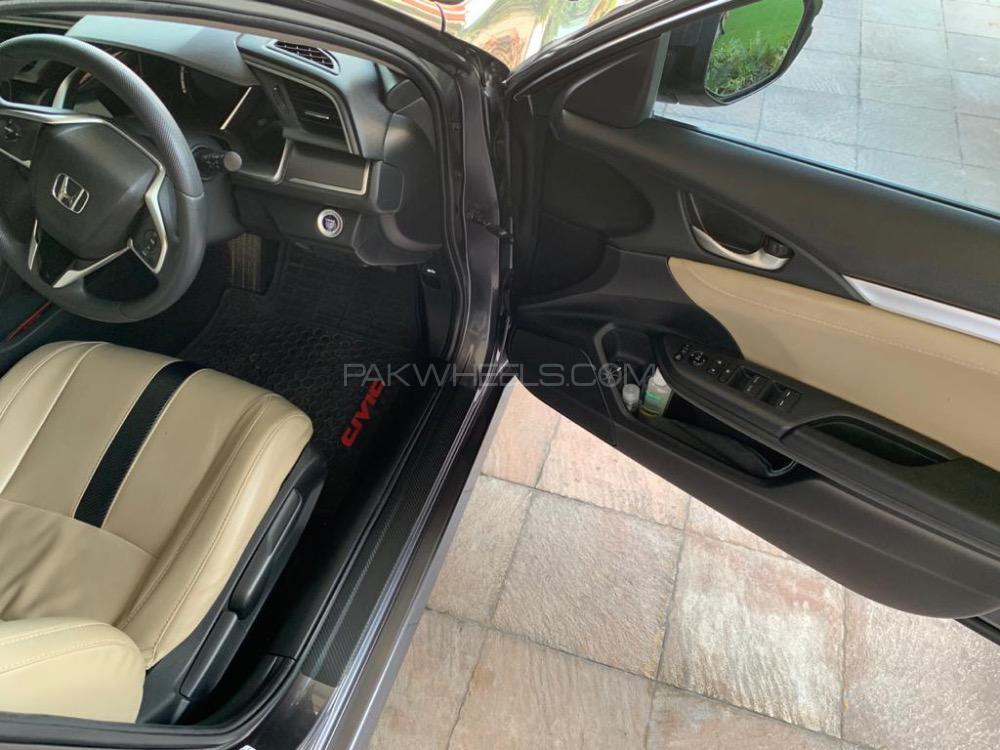 ہونڈا سوک 2018 for Sale in اسلام آباد ہونڈا سوک 2018 for Sale in اسلام آباد Image-4