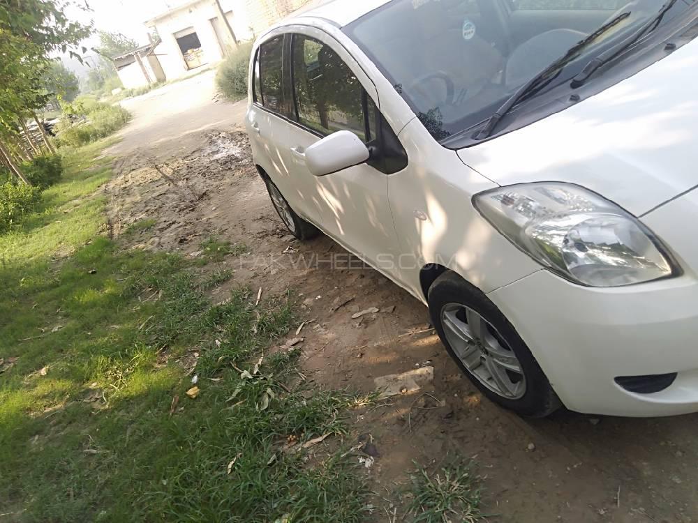 Toyota Vitz 2007 for Sale in Mardan Image-1