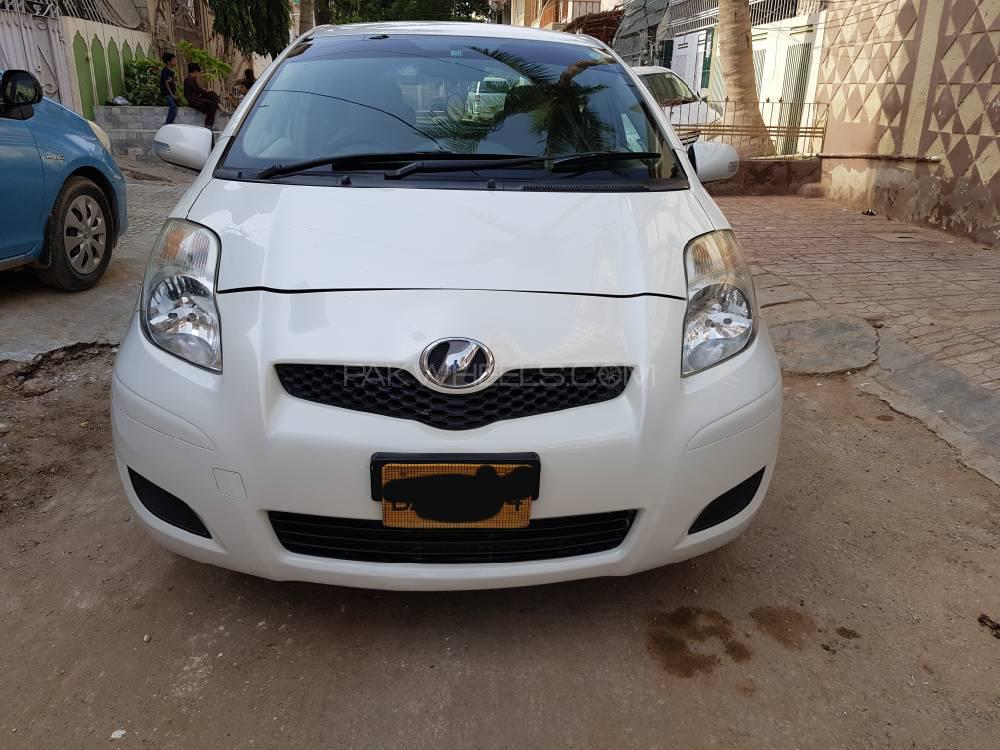 Toyota Vitz 2009 for Sale in Karachi Image-1