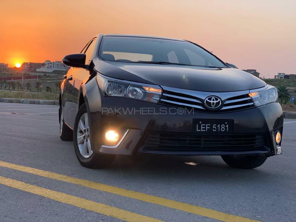Toyota Corolla 2017 for Sale in Islamabad Image-1