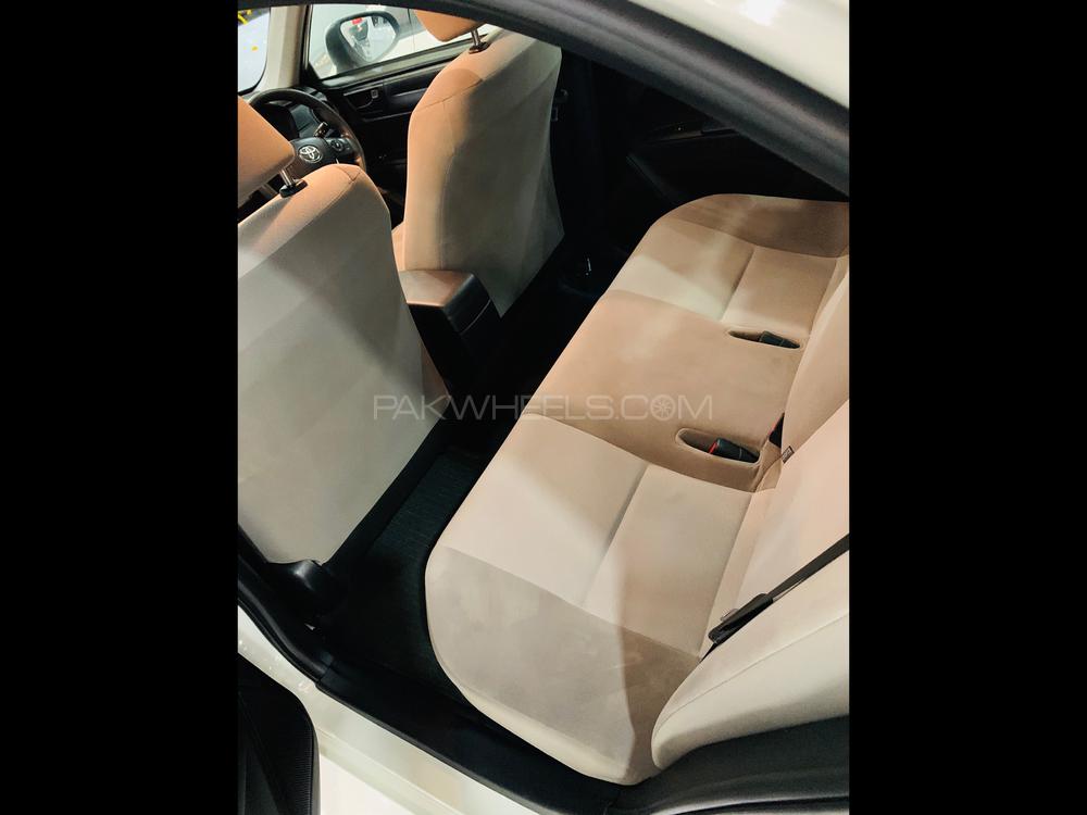 Toyota Corolla Axio 2017 for Sale in Peshawar Toyota Corolla Axio 2017 for Sale in Peshawar Image-7