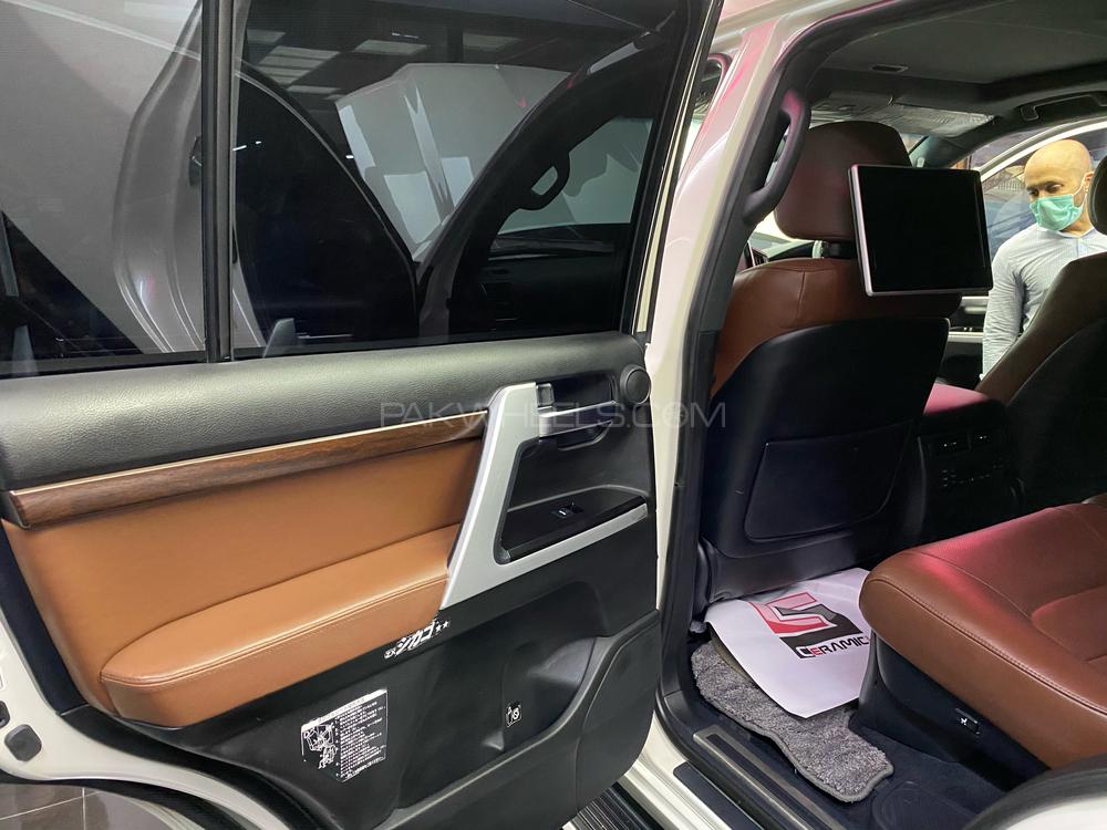 Toyota Land Cruiser 2011 for Sale in Karachi Toyota Land Cruiser 2011 for Sale in Karachi Image-9