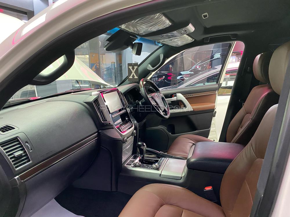 Toyota Land Cruiser 2011 for Sale in Karachi Toyota Land Cruiser 2011 for Sale in Karachi Image-13