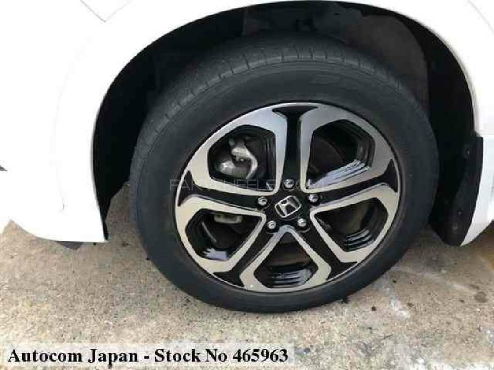 Honda Vezel 2015 for Sale in Peshawar Honda Vezel 2015 for Sale in Peshawar Image-6