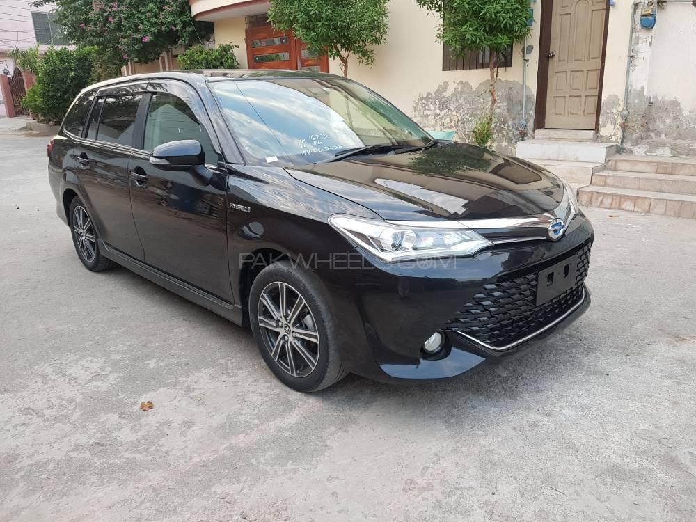 Toyota Corolla Fielder 2017 for Sale in Multan Image-1