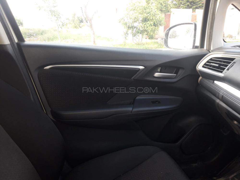 Honda Fit 2016 for Sale in Islamabad Image-1