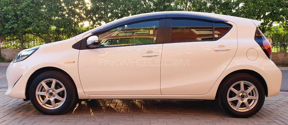 Toyota Aqua 2017 for Sale in Lahore Toyota Aqua 2017 for Sale in Lahore Image-4