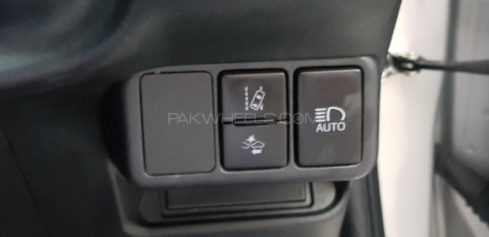 Toyota Aqua 2017 for Sale in Peshawar Toyota Aqua 2017 for Sale in Peshawar Image-8