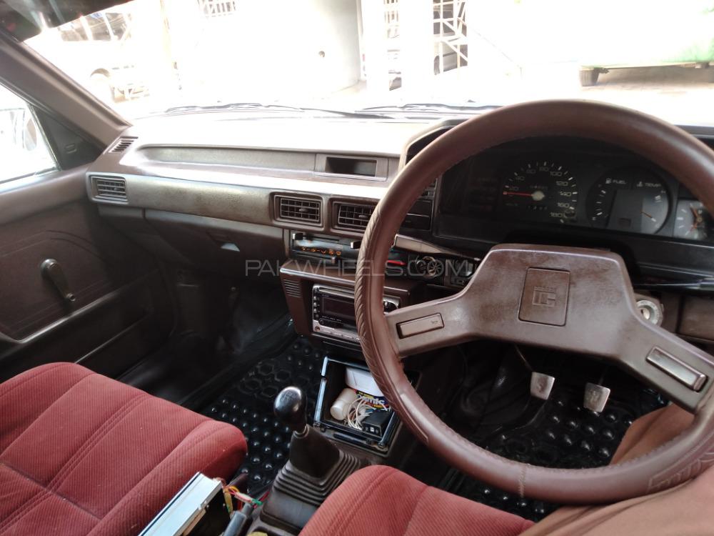 Toyota Corolla - 1986  Toyota Corolla - 1986  Image-2