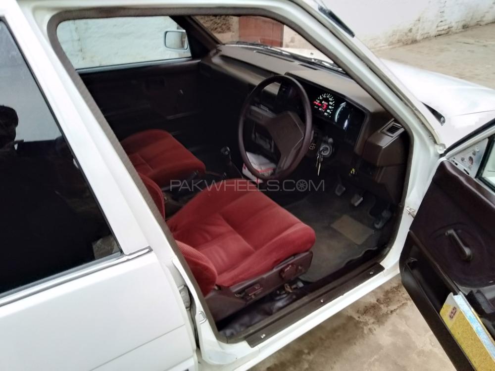Toyota Corolla - 1986  Toyota Corolla - 1986  Image-4