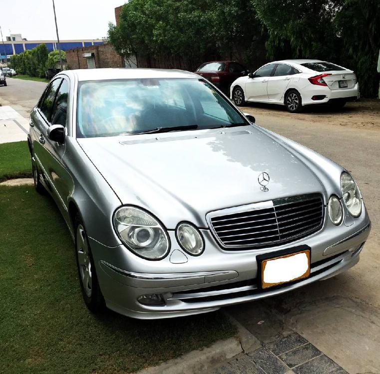 Mercedes Benz E Class 2005 for Sale in Lahore Image-1