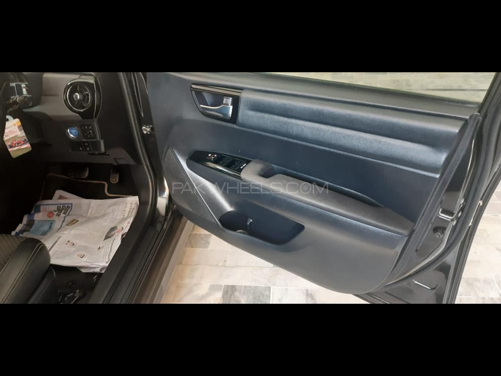 Toyota Corolla Fielder 2015 for Sale in Islamabad Image-1