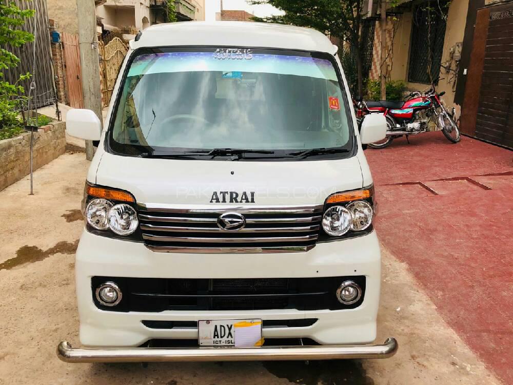 Daihatsu Atrai Wagon 2017 for Sale in Faisalabad Image-1