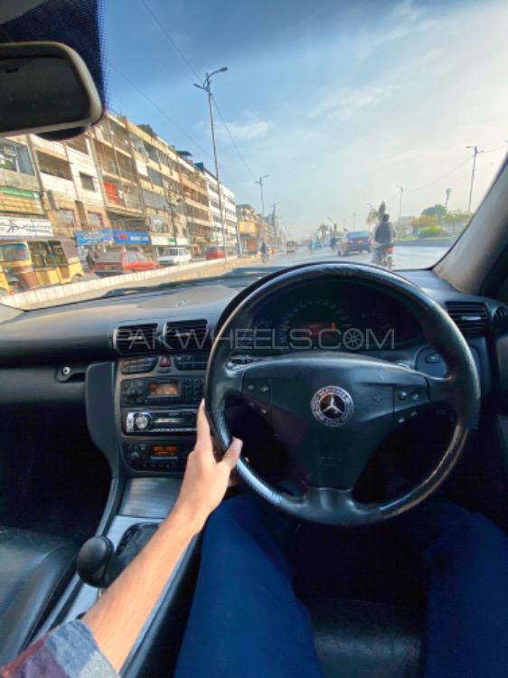 Mercedes Benz C Class - 2003  Mercedes Benz C Class - 2003  Image-2