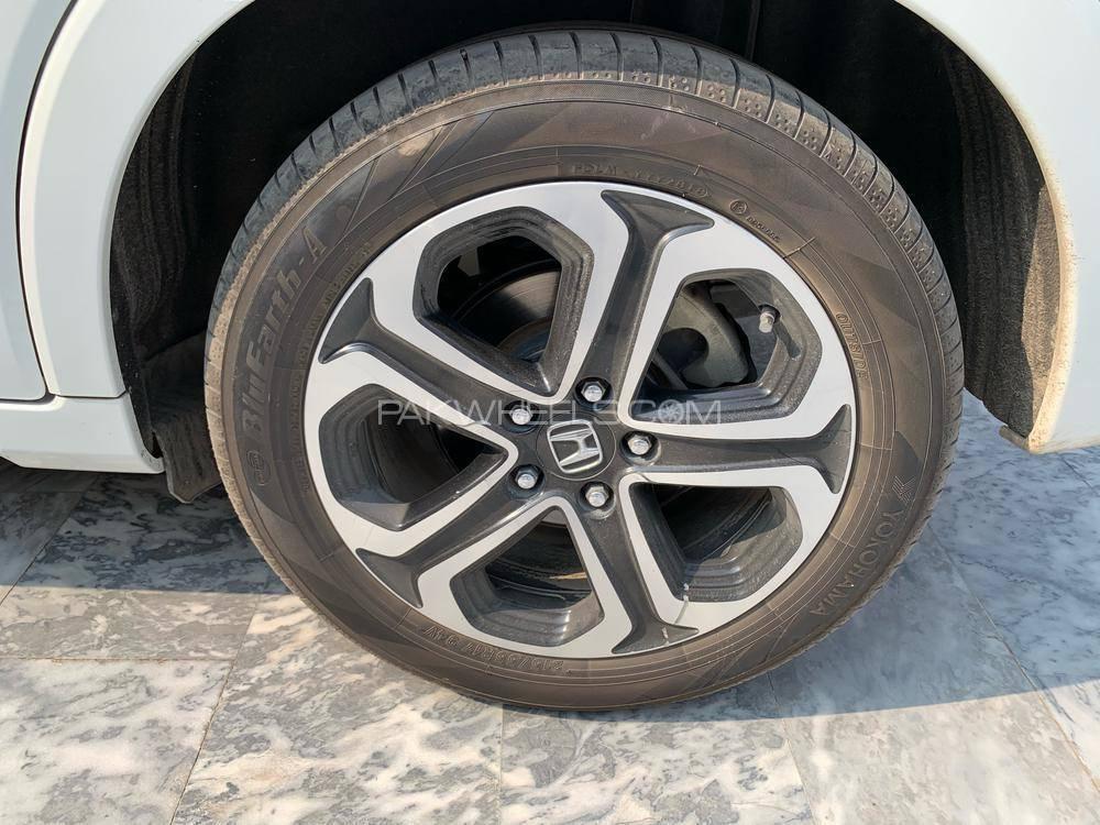 Honda Vezel 2015 for Sale in Faisalabad Honda Vezel 2015 for Sale in Faisalabad Image-8