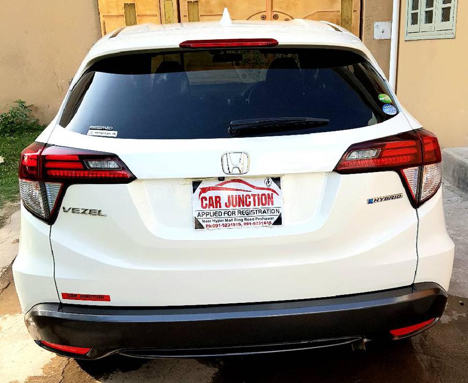 Honda Vezel 2015 for Sale in Peshawar Honda Vezel 2015 for Sale in Peshawar Image-3