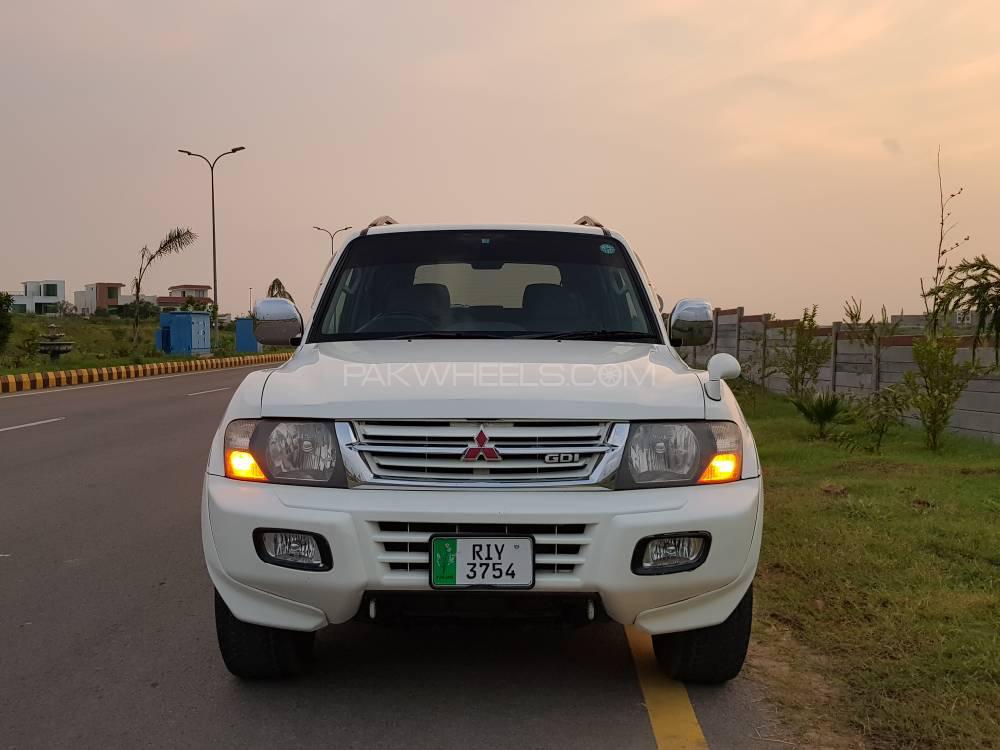 Mitsubishi Pajero 2000 for Sale in Islamabad Mitsubishi Pajero 2000 for Sale in Islamabad Image-3