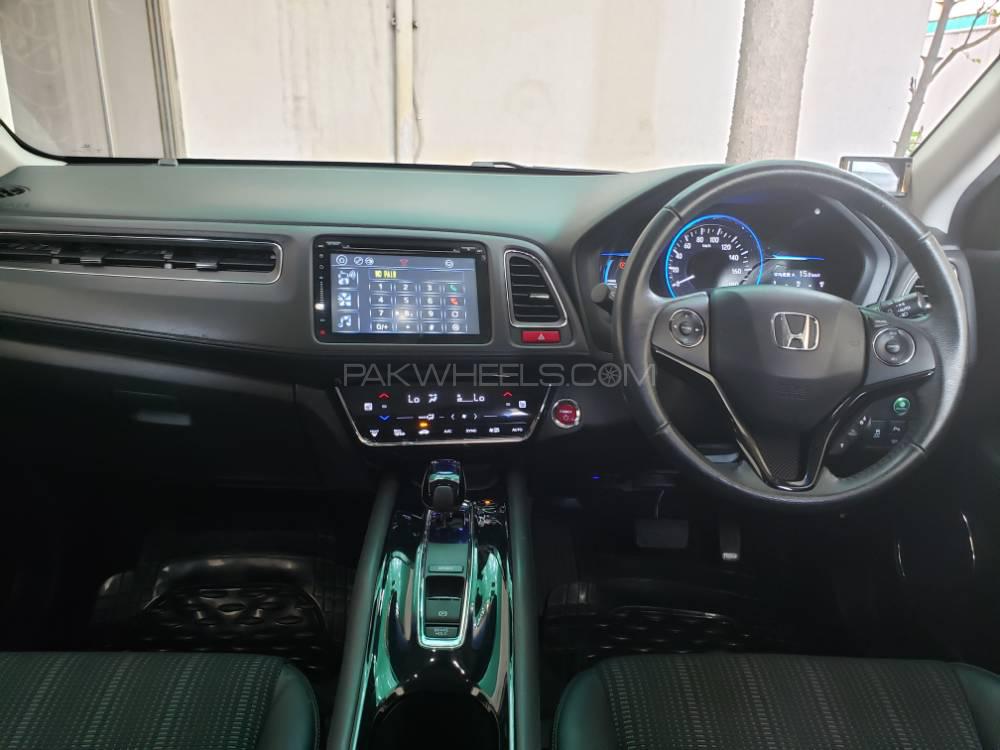 Honda Vezel 2014 for Sale in Lahore Honda Vezel 2014 for Sale in Lahore Image-10