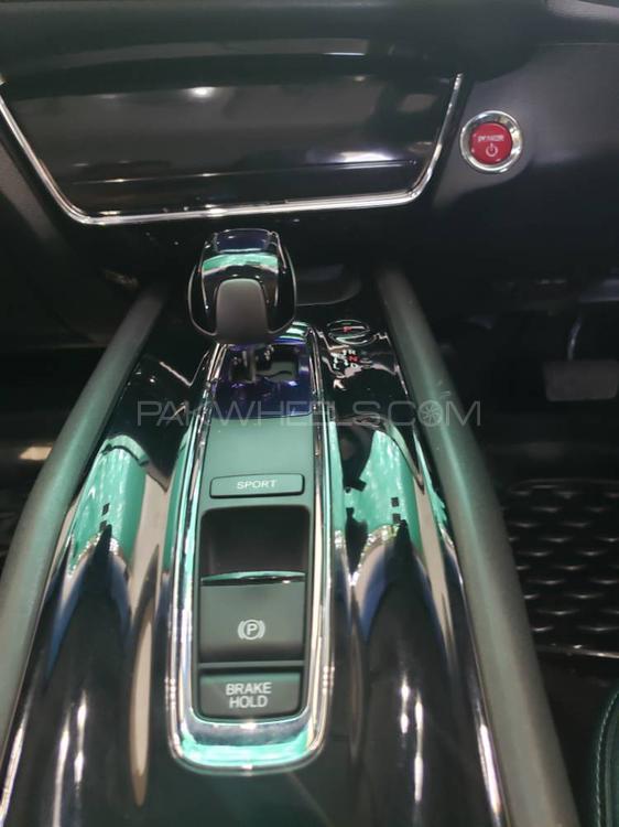 Honda Vezel 2014 for Sale in Lahore Honda Vezel 2014 for Sale in Lahore Image-12