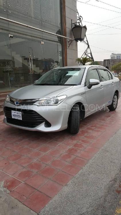 Toyota Corolla Axio 2017 for Sale in Lahore Image-1