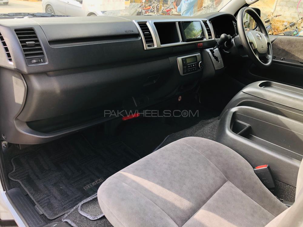 Toyota Hiace 2018 for Sale in Karachi Toyota Hiace 2018 for Sale in Karachi Image-10
