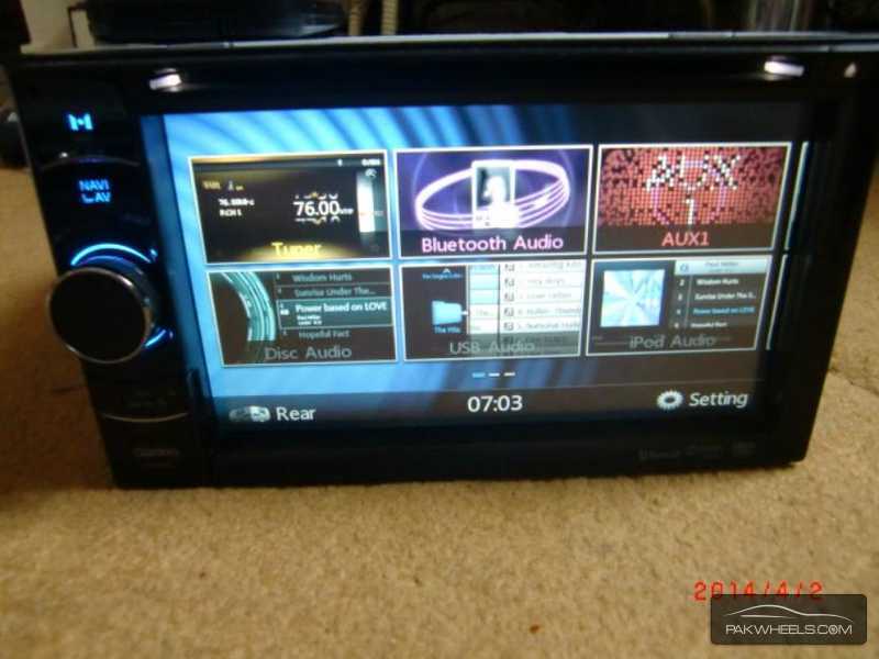Clarion car DVD player  Image-1