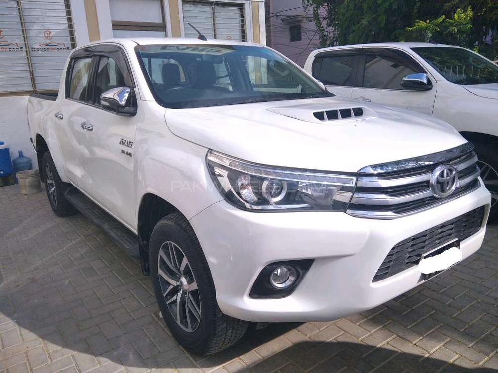 Toyota Hilux 2017 for Sale in Karachi Toyota Hilux 2017 for Sale in Karachi Image-2