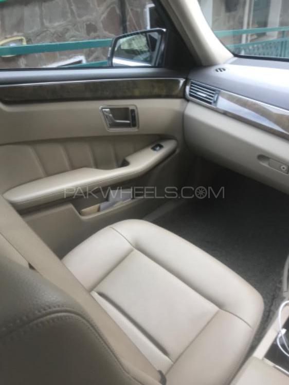 مرسڈیز بینز ای کلاس 2011 for Sale in ملتان مرسڈیز بینز ای کلاس 2011 for Sale in ملتان Image-3