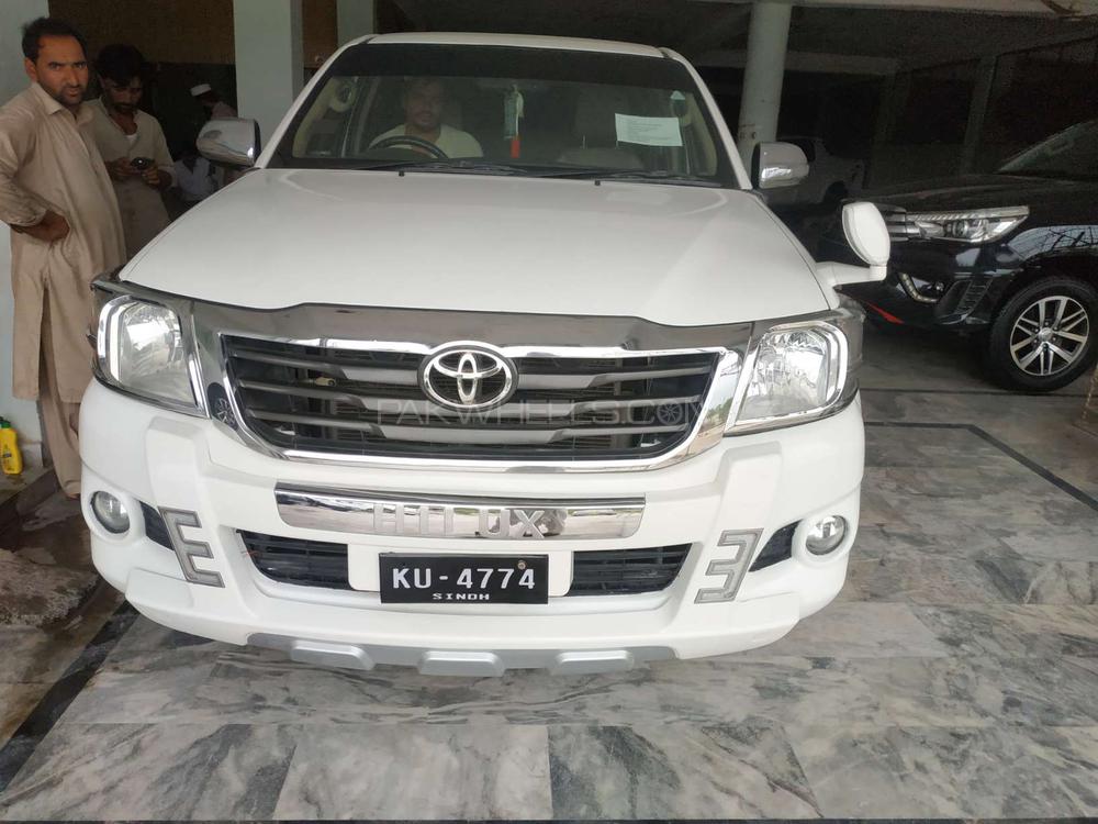Toyota Hilux 2016 for Sale in Peshawar Toyota Hilux 2016 for Sale in Peshawar Image-2