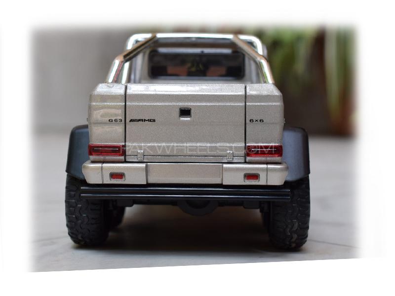 Jada Die Cast Mercedes Brabus 6x6  Jada Die Cast Mercedes Brabus 6x6  Image-3