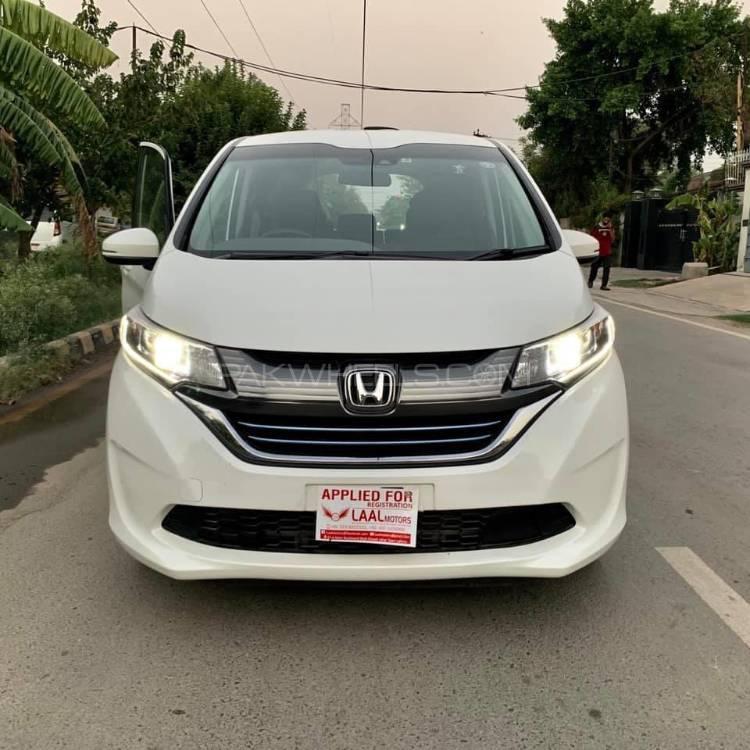 Honda Freed 2017 for Sale in Lahore Image-1