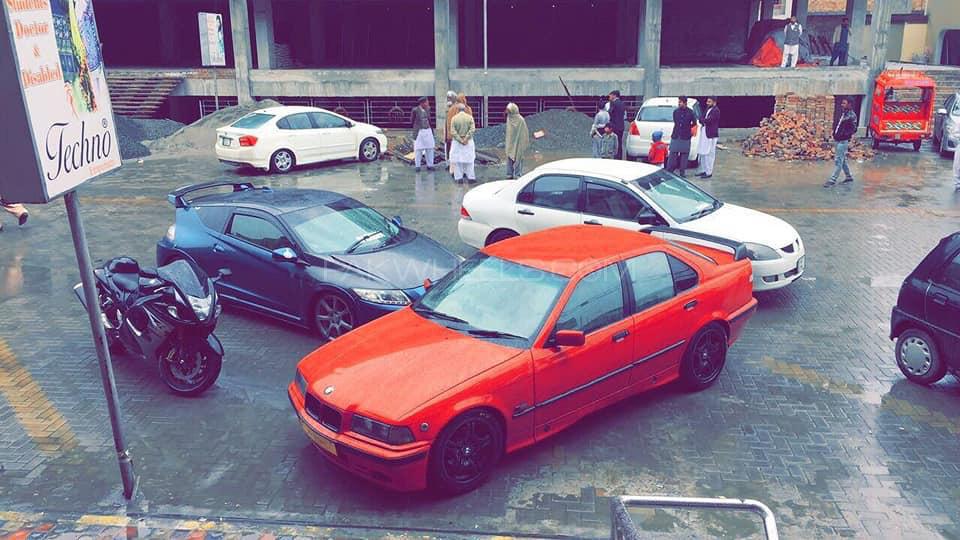 BMW 3 Series - 1993  Image-1