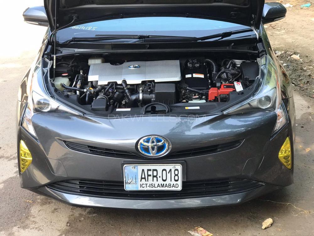 Toyota Prius - 2020  Toyota Prius - 2020  Image-2