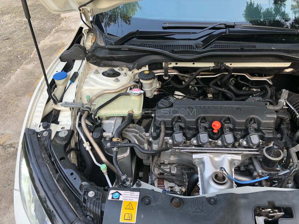 Honda Civic 2016 for Sale in Faisalabad Honda Civic 2016 for Sale in Faisalabad Image-9