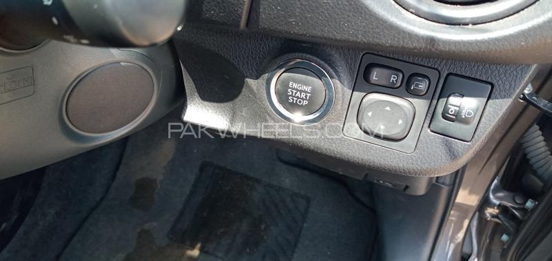 Toyota Vitz 2017 for Sale in Lahore Toyota Vitz 2017 for Sale in Lahore Image-13