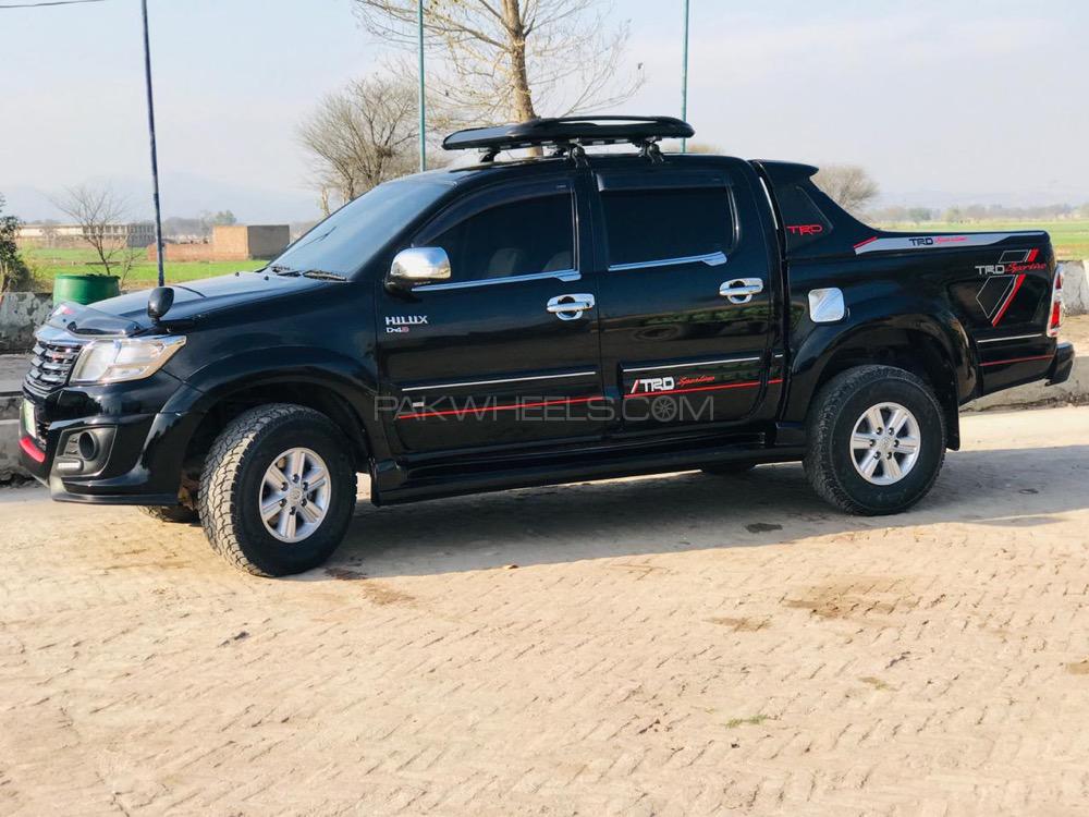 Toyota Hilux 2013 for Sale in Lahore Toyota Hilux 2013 for Sale in Lahore Image-5