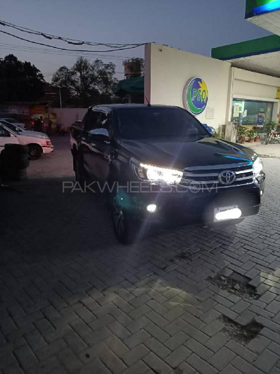 Toyota Hilux 2018 for Sale in Peshawar Toyota Hilux 2018 for Sale in Peshawar Image-9