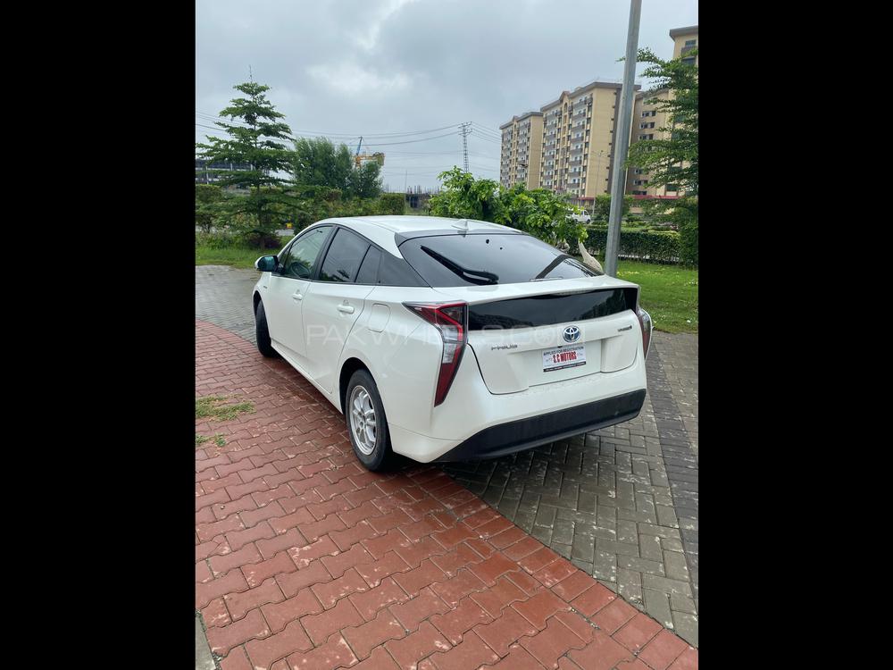 Toyota Prius 2018 for Sale in Lahore Toyota Prius 2018 for Sale in Lahore Image-4